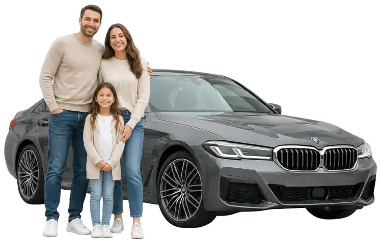 Семья рядом с приобретенным автомобилем — автоподбор в Минске перед покупкой